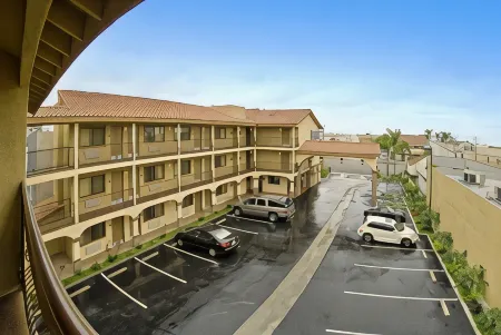 Best Western Los Alamitos Inn & Suites