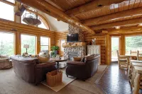 Beautiful original log cabin, minutes from Garden City and Bear Lake beaches. - Hytter