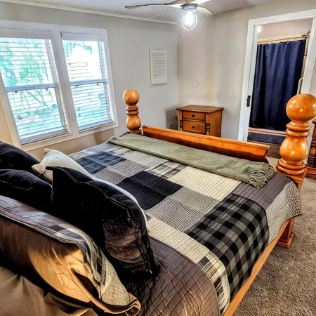 2 Bedroom 2 Bath Quarry Lake Getaway