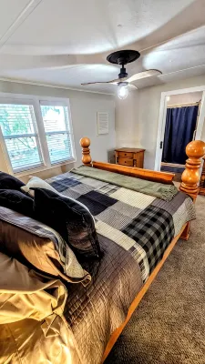 2 Bedroom 2 Bath Quarry Lake Getaway