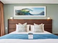 President Hotel Cape Town Hotels near Queens Beach