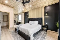 In the Pines: Eco Retreat heated Pool, Hot Tub & Games - Chalets