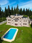 The Castle | your unique way of retreat
