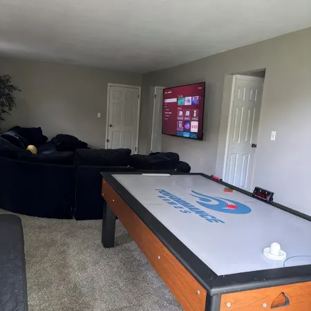 VRBO in the heart of Speedway.