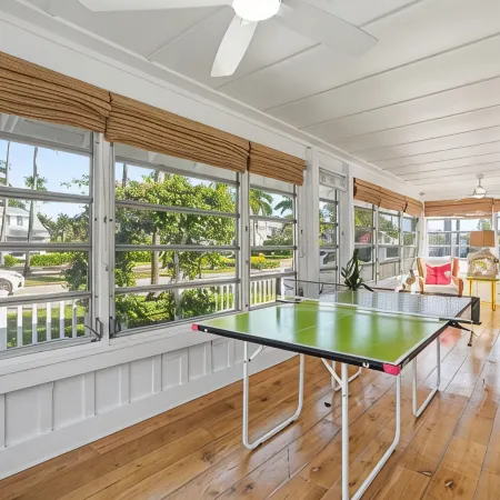 Historic Old Naples Estate - 2 Blocks to the Gulf, Shopping, Dining, & the Arts