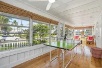 Historic Old Naples Estate - 2 Blocks to the Gulf, Shopping, Dining, & the Arts - Condos