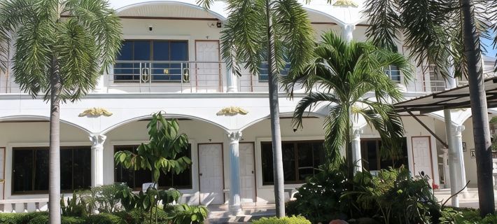White Elephant Resort Hotels in Amphoe Mueang Surin
