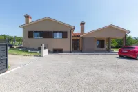 Ferienhaus Cerovci, Haus in der Natur. In der Nähe des Meeres und der Stadt