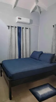 2 BR w/ AC APT near Grand Anse Beach -15 mins walk, 10 mins away from airport. Hotels in 