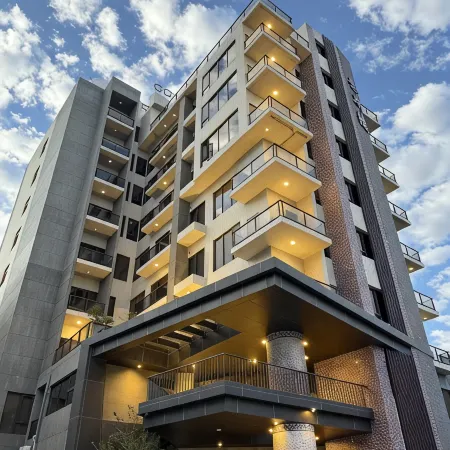 Tai Hu hotspring Hotel Отели рядом с достопримечательностью «Канатная дорога над озером Солнца и луны»