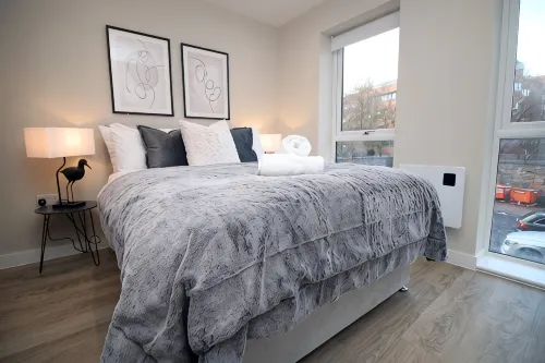 Sleek and Modern 2BR Home - Cardiff Bay!