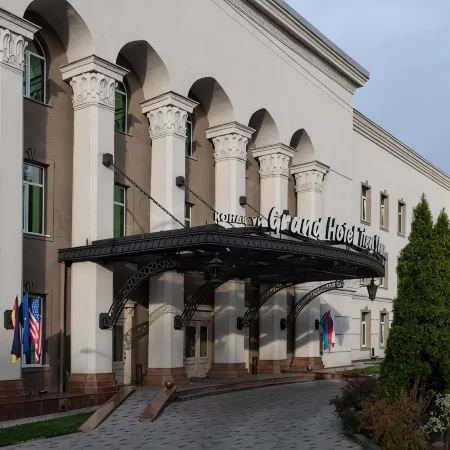Grand Hotel Tien Shan
