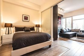 Metropolis Loft - CN Tower