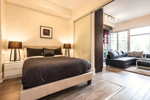 Metropolis Loft - CN Tower