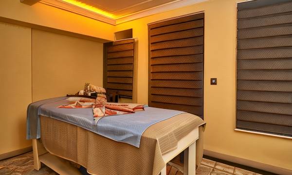 Amber Hotel & Spa