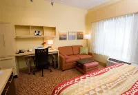 TownePlace Suites by Marriott Williamsport PA - parking