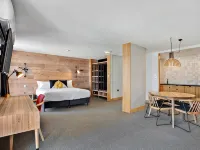 The Island Gold Coast Hotels near SkyPoint Climb