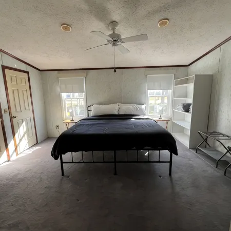 FISHERMEN-Nice 3-bedroom house with boat parking WiFi and AC in Summerton