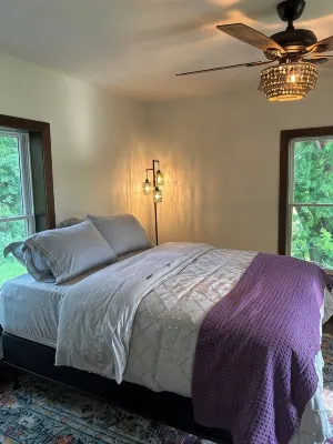 A Peaceful Driftless Farm Stay Awaits on a Century-Old Muscoda Working Farm - Wi-Fi