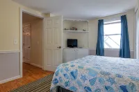 Large Open Concept 1BR/1Bath w Full Kitchen