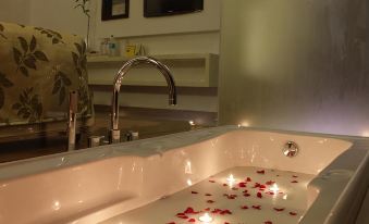 Ramee Grand Hotel and Spa, Pune