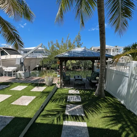 Spacious 4-bedroom vacation home minutes to John Pennekamp Coral Reef State Park
