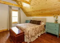 NEW Luxury Cabin in Green River Highlands 5 minutes to TIEC-Private/Gated