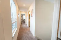 The Aniston; Brand new home in downtown New Albany minutes away from Louisville! - Homestays