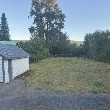 Cozy home Cle Elum 2BR/1BA, AC, EV charging, near downtown & highway access