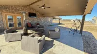 Relaxing Ranch Style Lake House/ Hot Tub Getaway!!! Pet Friendly!!! - 4-Star
