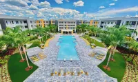 Luxe Poolside Condo, King Bed, Near Mayo Clinic, St Johns Town Center & Beaches - Condos