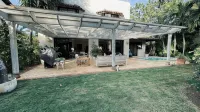 Villa with Golf Cart & Maid service 酒店