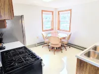Cozy & Clean Loft Near Lake Michigan – Ideal for Work & Play! Hotel di Escanaba