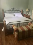 Downtown Abode  Your home away from home - 3-Star