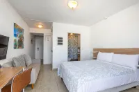 Ocean View Studio in Maho, Beach Access