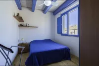 Villa Oliana: Elegant Oasis with Garden and Relaxation in Marina di Ragusa