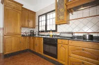 Villa Ani Lee Heated Pool, Wi-Fi, Hot Tub,Pool Table. Uk TV,Golf Course nearby - Huvilat