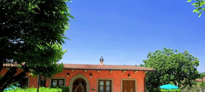 BLUE APARTMENT - Farmhouse whit Pool, Air conditioned, in the heart of Tuscany Hotels in Lamporecchio