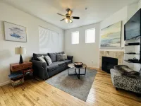 Modern 3 Bedroom Townhome, 3.5 Bathrooms, 2 Cars Garage with Level 2 EV Charging - Balkoner