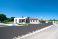 Attractive Villa with Stunning Weiw on Sea, Pool and Green Landscape - Biệt thự