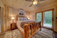 Cabin with 3 Bedrooms, Game Room, Sunrise & Mountain Views!