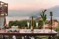 BELLAGIO LES ETOILES villa with garden, hot tube, lake view, bbq, private parking - บังกะโล