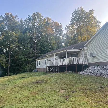 Lake View Cadiz, KY Lakefront 3 Bedroom with AC, Private Dock. Lake Barkley