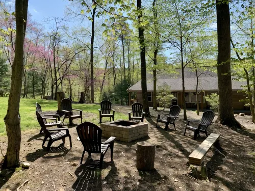 SHADE MOUNTAIN RETREAT ★ CEDAR BARREL SAUNA & HOT TUB!! ★ 28 ACRES ★ SLEEPS 20 - Homestays