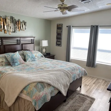 Waterfront: Jacuzzi, SUP, Kayaks, Big H2O Mat, Fun Room, Ping Pong, Dock & Canoe