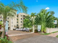 Tropic Towers: Cairns City Family Apartment - Homestays
