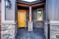 Leavenworth Chalet - 5 min to downtown ~ Amazing views of the Cascades!