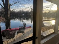 Peaceful Riverfront Cottage with Private Hot tub Hotel a Ulster