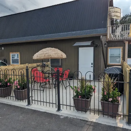 The Calico Cottage - Fire Pit - Hot Tub