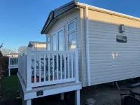 Arum dog friendly caravan on Rockley Park, Poole - Homestays